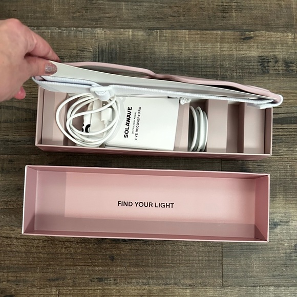 ✨EUC Solawave Eye Recovery Pro Mask & Lightboost Eye Cream - Picture 3 of 13